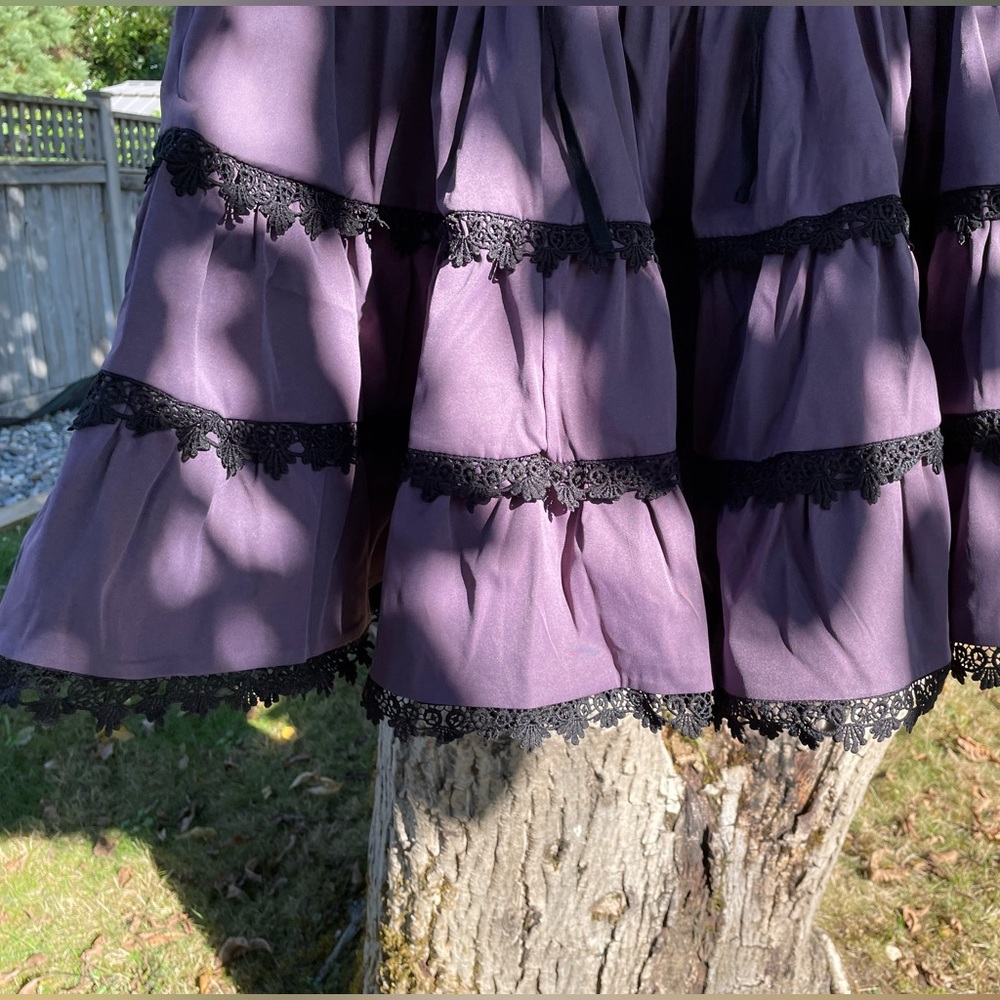 Goth Ruffle Hem Skirt - Picture 4 of 9